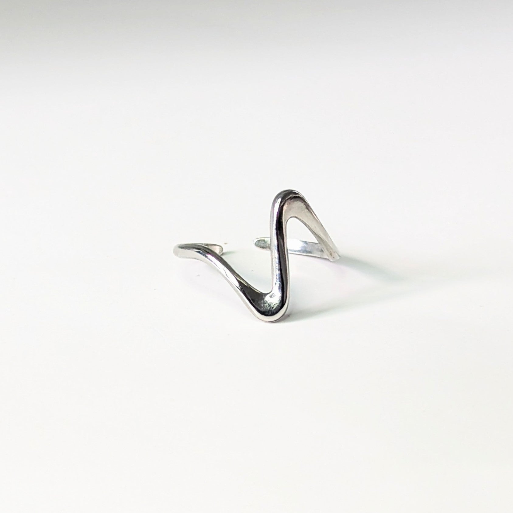 Adjustable Wave Ring